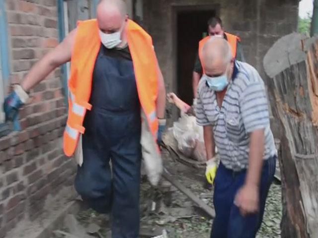 Внаслідок останніх артобстрілів загинуло близько 10 мирних жителів Внаслідок останніх артобстрілів загинуло близько 10 мирних жителів