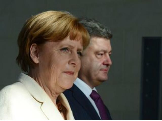 Порошенко проінформував Меркель про Boeing 777 та концентрацію бойовиків на Донбасі 