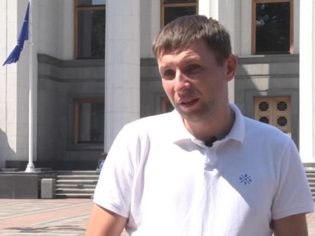 Зараз на Майдані купа людей, яких не було в часи революції, – Парасюк