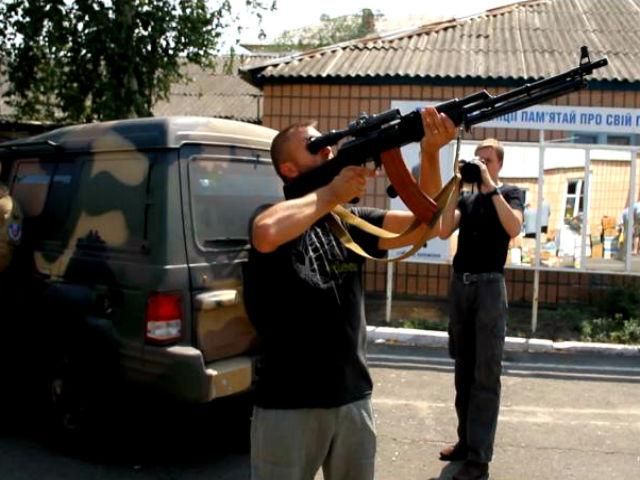 Костяк "Айдара" — майдановцы, среди них кандидаты наук, переводчики и успешные бизнесмены Костяк "Айдара" — майдановцы, среди них кандидаты наук, переводчики и успешные бизнесмены