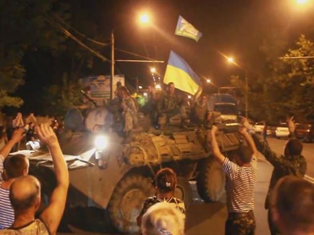 В Миколаєві зустріли військових, які повернулись з РФ (Відео)