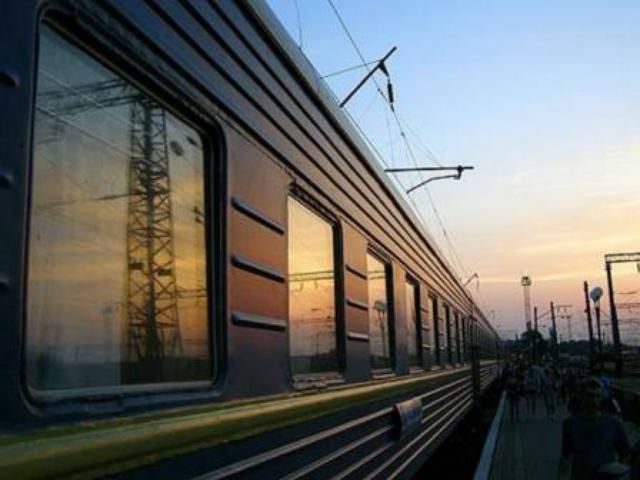 Поезд "Мариуполь-Киев" отменен