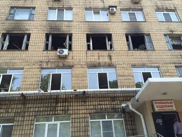 В Донецке — взрывы и залпы пушек