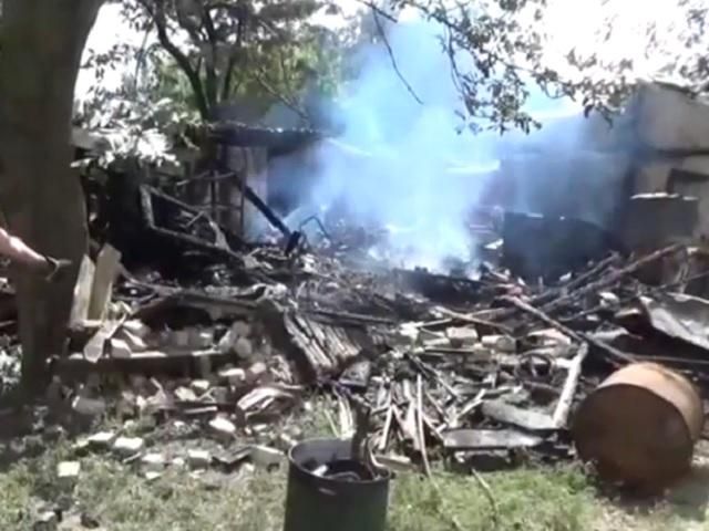 У Суходільську бойовики обстріляли весілля й кілька прилеглих вулиць (Відео) У Суходільську бойовики обстріляли весілля й кілька прилеглих вулиць (Відео)