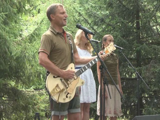 Известные артисты поддерживают раненных АТО в госпитале Известные артисты поддерживают раненных АТО в госпитале