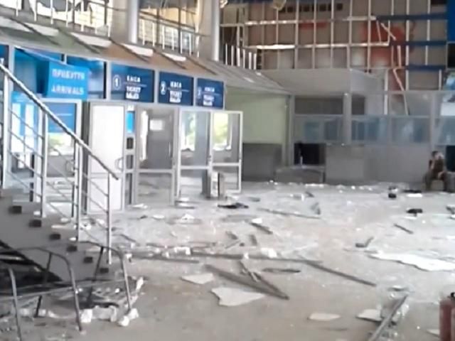 Луганський аеропорт вкотре обстріляли терористи (Відео)