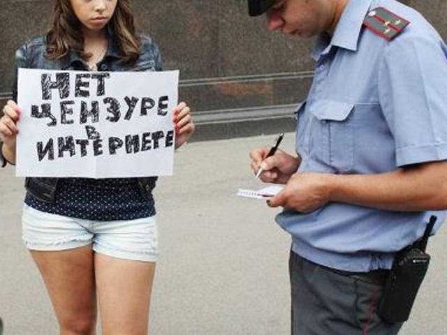Окупаційна влада Криму почала відключати українські сайти