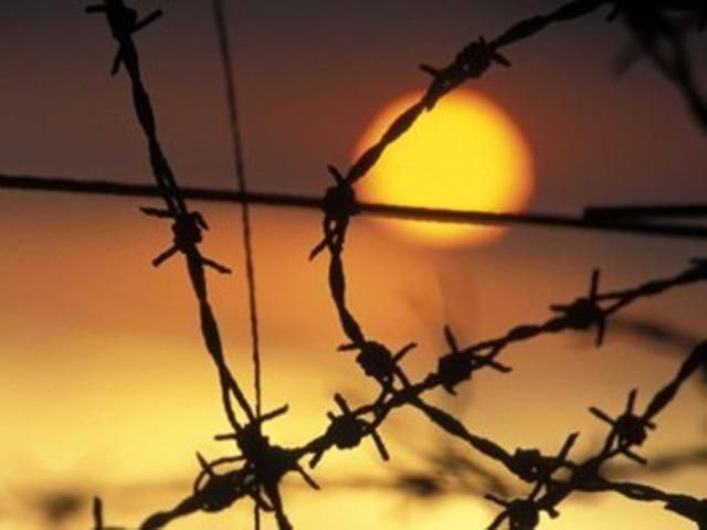 В Донецке террористы обстреляли колонию: один человек погиб, 106 сбежали В Донецке террористы обстреляли колонию: один человек погиб, 106 сбежали