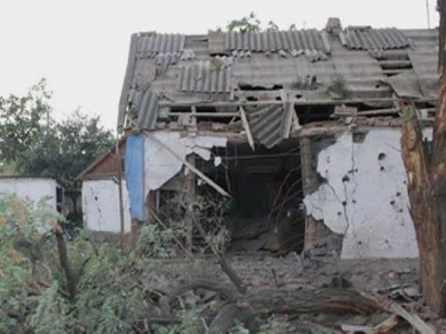 Ситуация на востоке: террористы уничтожили Степановку и обстреляли автомобиль с ранеными Ситуация на востоке: террористы уничтожили Степановку и обстреляли автомобиль с ранеными