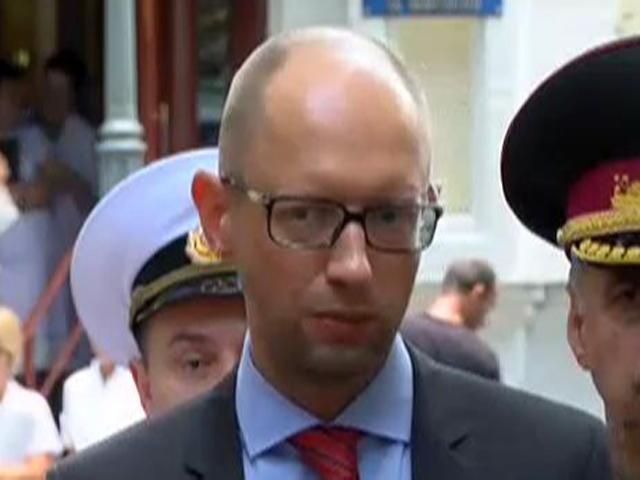 Регулярная армия и Нацгвардия — всем обеспечены, тероборона — нет, — Яценюк Регулярная армия и Нацгвардия — всем обеспечены, тероборона — нет, — Яценюк