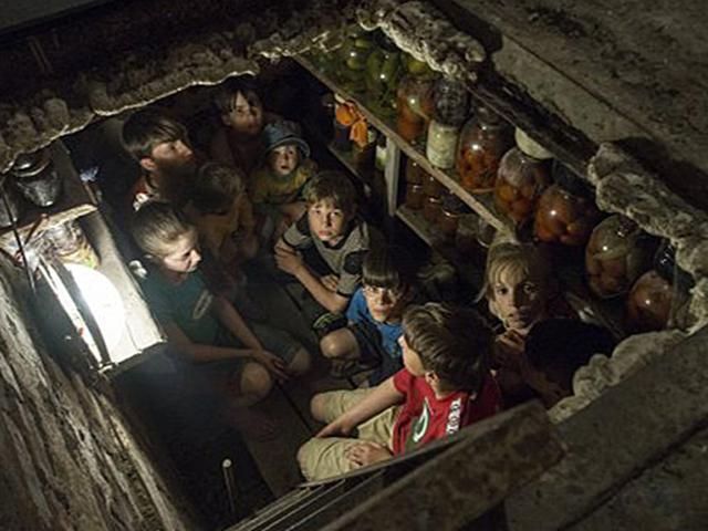 Дети с территорий, где ведутся боевые действия, будут учиться дистанционно Дети с территорий, где ведутся боевые действия, будут учиться дистанционно