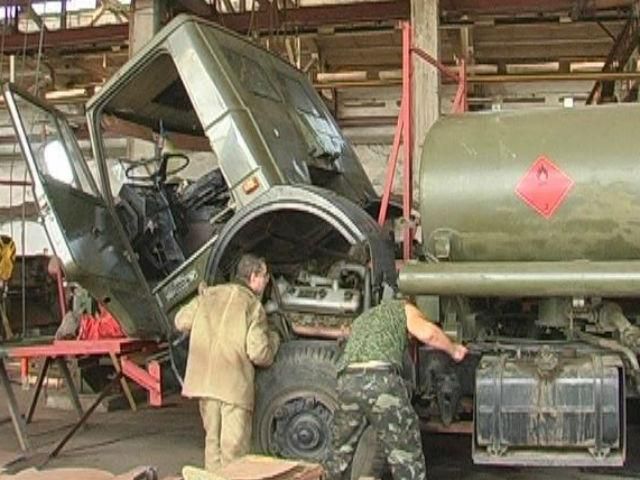 Херсонський механічний завод налагодив бронювання машин Херсонський механічний завод налагодив бронювання машин