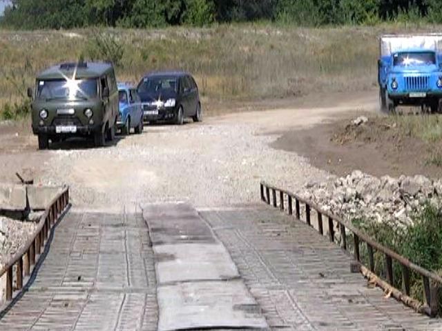Военные восстановили мост между Северодонецком и Лисичанском (Видео)