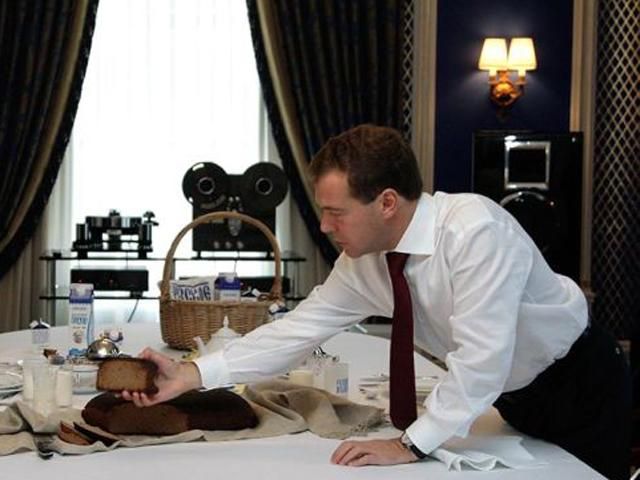 Медвєдєв хоче, щоб Росія нагодувала себе сама Медвєдєв хоче, щоб Росія нагодувала себе сама