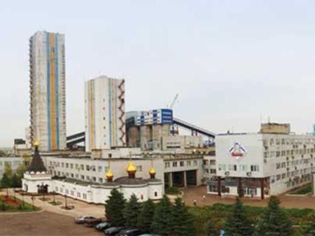 В Донецкой области уже вторые сутки тушат пожар на шахте "Покровская" В Донецкой области уже вторые сутки тушат пожар на шахте "Покровская"