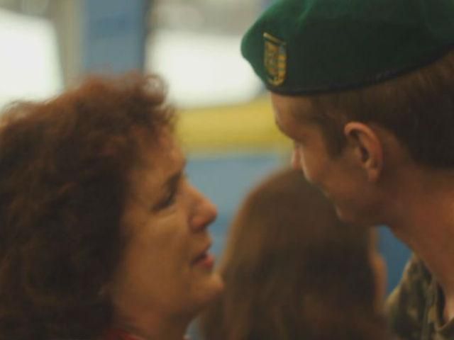 Хроника 12 августа. Работала Верховная Рада, встречали героев с АТО Хроника 12 августа. Работала Верховная Рада, встречали героев с АТО