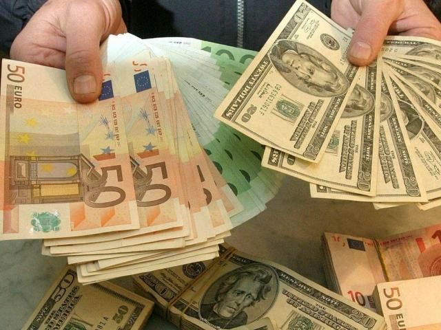 Доллар и евро дешевеют — курсы валют на 13 августа Доллар и евро дешевеют — курсы валют на 13 августа