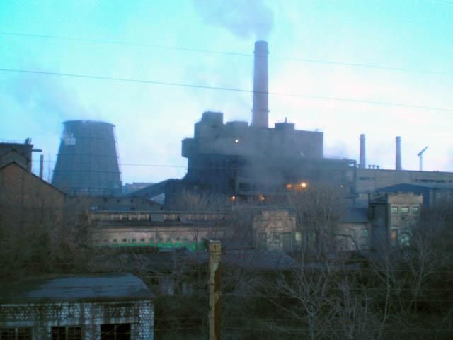 Остановился обстрелянный Енакиевский металлургический завод Остановился обстрелянный Енакиевский металлургический завод