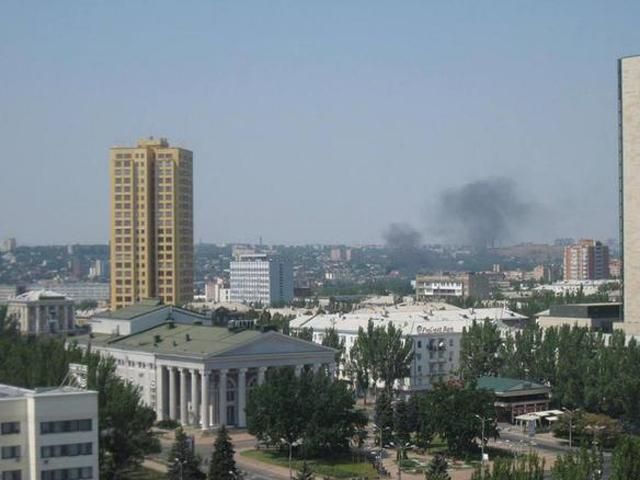 У центрі Донецька пошкоджено два торгових центри (Фото, Відео)