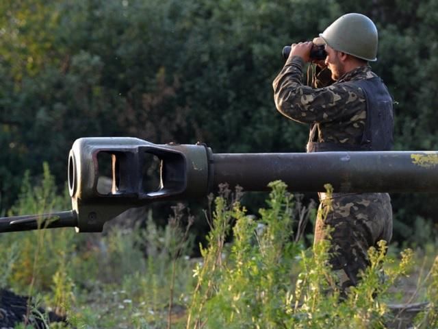 З полону звільнили 25 українських військових, — Порошенко З полону звільнили 25 українських військових, — Порошенко