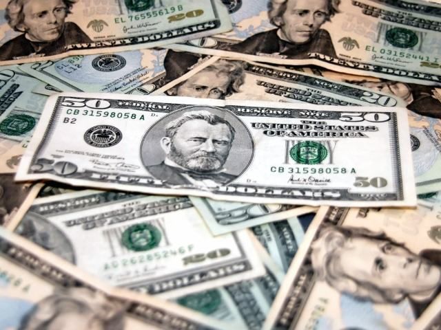 Долар та євро зростають — курси валют на 15 серпня Долар та євро зростають — курси валют на 15 серпня