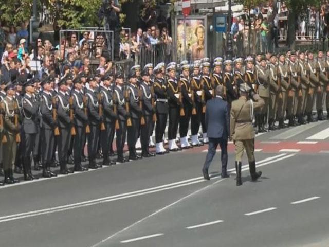 В Польщі пройшов найбільший за історію країни парад