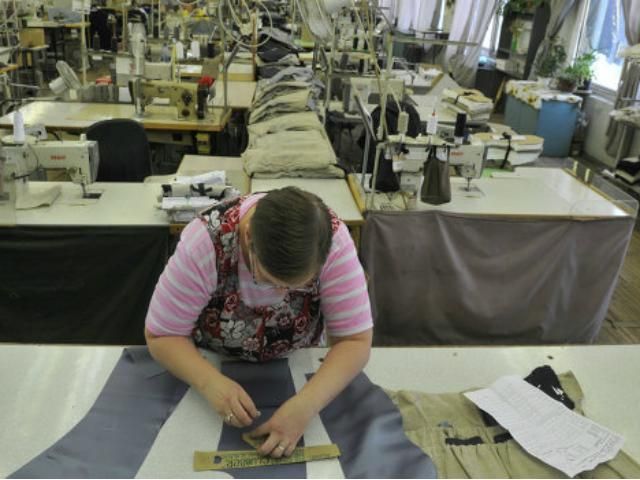 Россия ограничивает ввоз импортной одежды Россия ограничивает ввоз импортной одежды