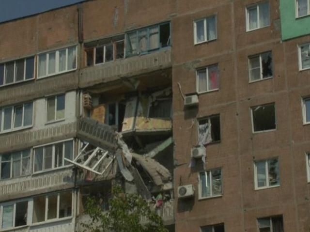 Життя під час війни: у Донецьку лунають вибухи, Луганськ — далі без електрики