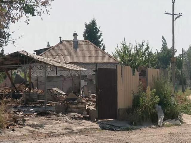 Жители Лисичанска восстанавливают свои дома после боевых действий (Видео)