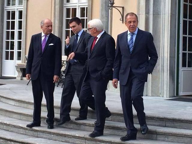 Министры МИД уже на вилле "Борзиг" в Берлине Министры МИД уже на вилле "Борзиг" в Берлине