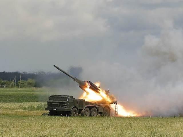 Боевики из тяжелой артиллерии и "Ураганов" совершили обстрелы сил АТО Боевики из тяжелой артиллерии и "Ураганов" совершили обстрелы сил АТО