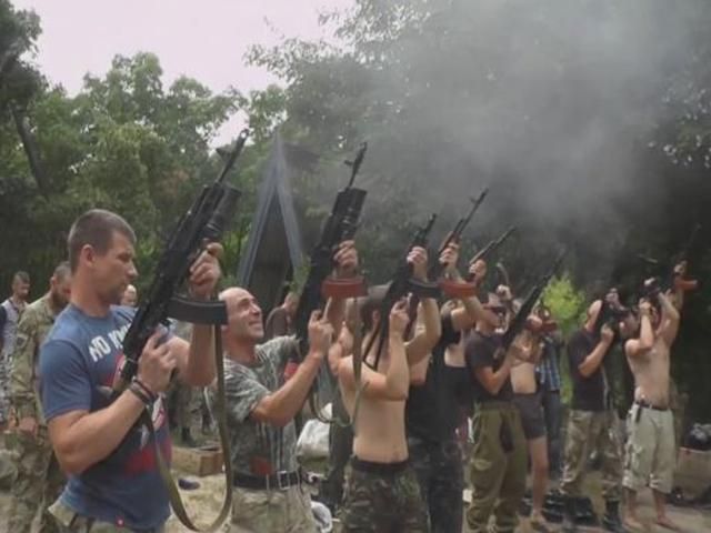 "Правый сектор" попрощался с погибшим Андреем Козюбчиком (Видео) "Правый сектор" попрощался с погибшим Андреем Козюбчиком (Видео)