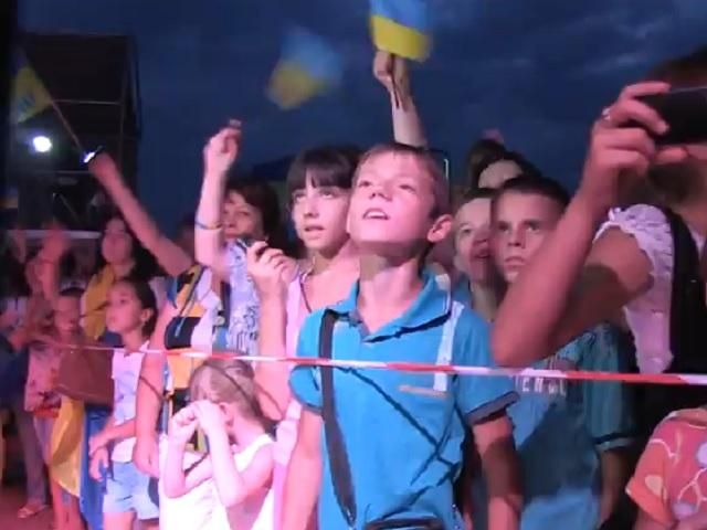 ВІДЕО ДНЯ: У Сєвєродонецьку діти тішилися проукраїнському концерту