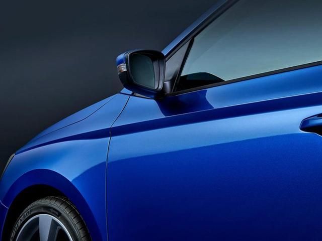 Skoda дразнит фотографиями новой Fabia Skoda дразнит фотографиями новой Fabia