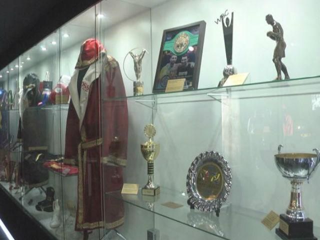 Українські спортсмени віддають найдорожче на потреби армії Українські спортсмени віддають найдорожче на потреби армії