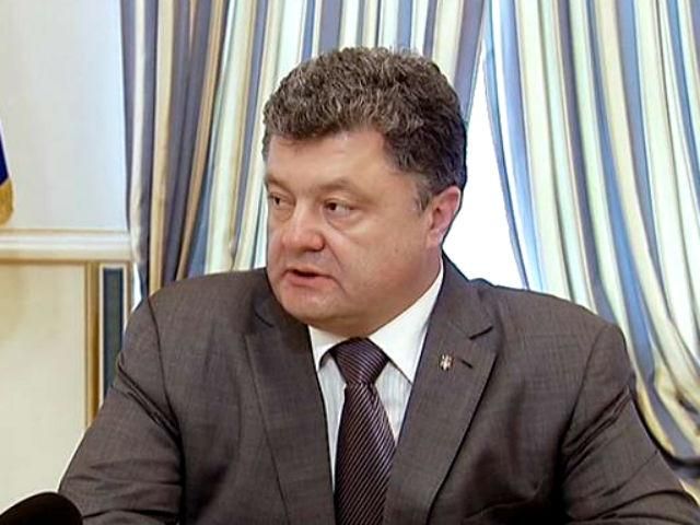 Наступ українських сил триває, хоч і проводиться надто дорогою ціною, — Порошенко Наступ українських сил триває, хоч і проводиться надто дорогою ціною, — Порошенко