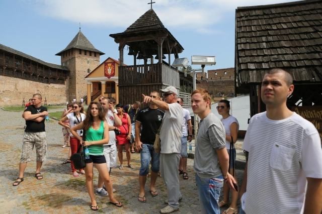 "Навколосвітня" подорож: Відвідати наймальовничіші куточки світу не покидаючи України "Навколосвітня" подорож: Відвідати наймальовничіші куточки світу не покидаючи України