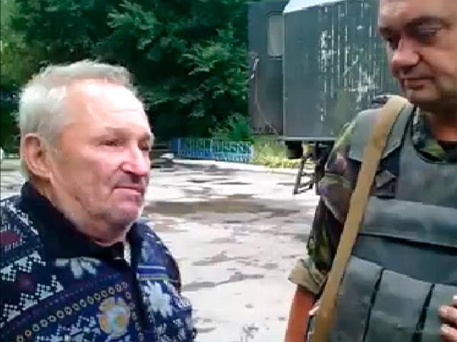 Машину розірвало на шматки, — очевидець про обстріл автобуса з біженцями (Відео) Машину розірвало на шматки, — очевидець про обстріл автобуса з біженцями (Відео)