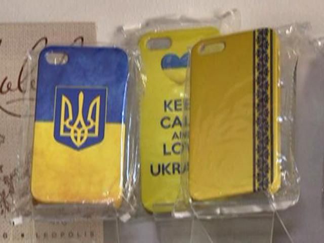 Національний крам змітають з полиць, — продавці Національний крам змітають з полиць, — продавці