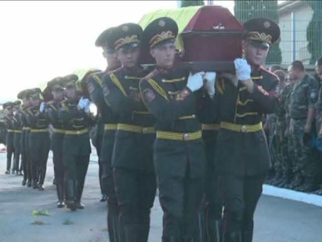 До Львова привезли тіла загиблих у зоні АТО До Львова привезли тіла загиблих у зоні АТО