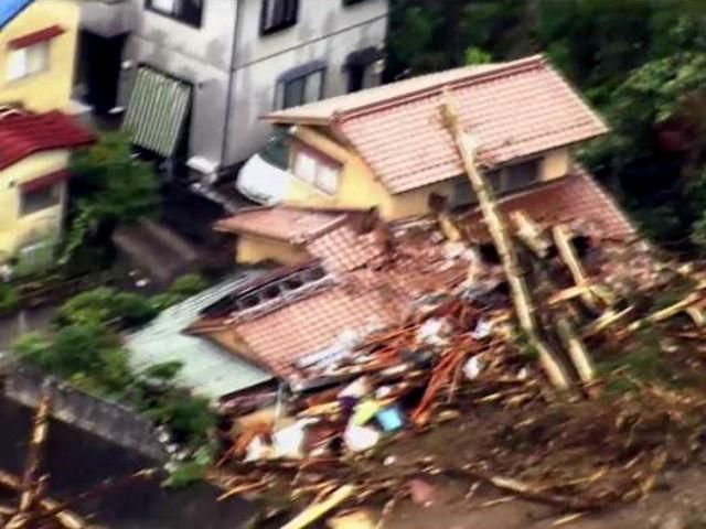 Оползни в Хиросиме: жертвами стали по меньшей мере 18 человек (Видео) Оползни в Хиросиме: жертвами стали по меньшей мере 18 человек (Видео)
