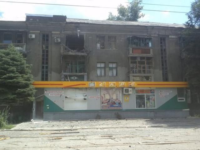 У Ровеньках — артобстріл, до Лутугиного прориваються терористи, — очевидці У Ровеньках — артобстріл, до Лутугиного прориваються терористи, — очевидці