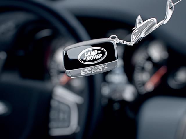 Land Rover показал интерьер нового кроссовера Discovery Sport Land Rover показал интерьер нового кроссовера Discovery Sport