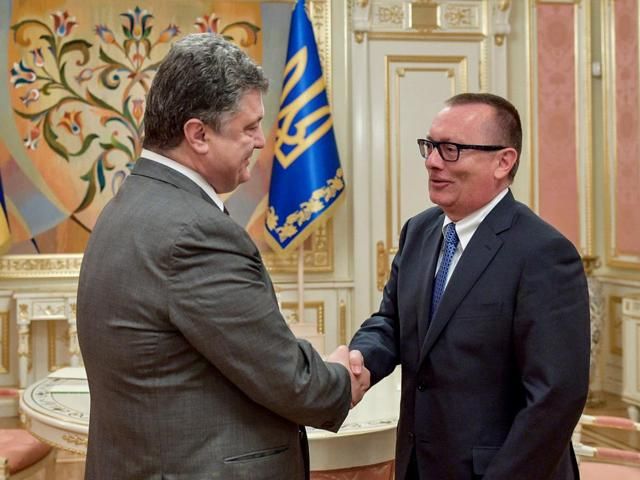 Порошенко проводит встречу с заместителем Генсека ООН Порошенко проводит встречу с заместителем Генсека ООН