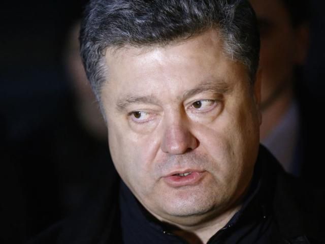 Ситуацію на Донбасі не можна вирішити лише військовими засобами, — Порошенко