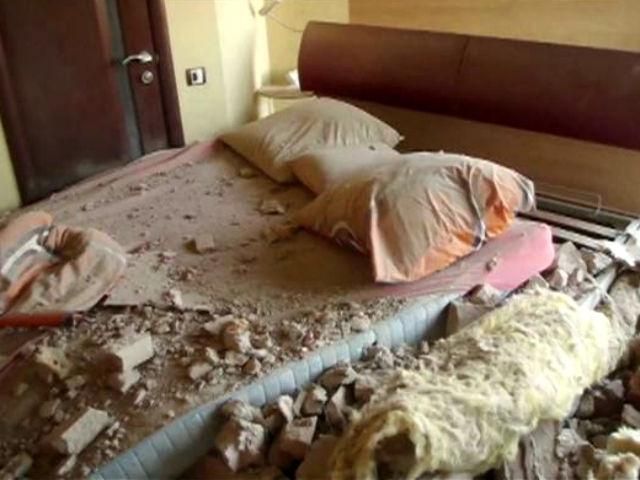 Терористи з важкої артилерії обстріляли житлові квартали Донецька (Відео)