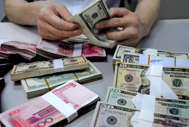 Долар та євро подешевшали — курси валют на 21 серпня Долар та євро подешевшали — курси валют на 21 серпня