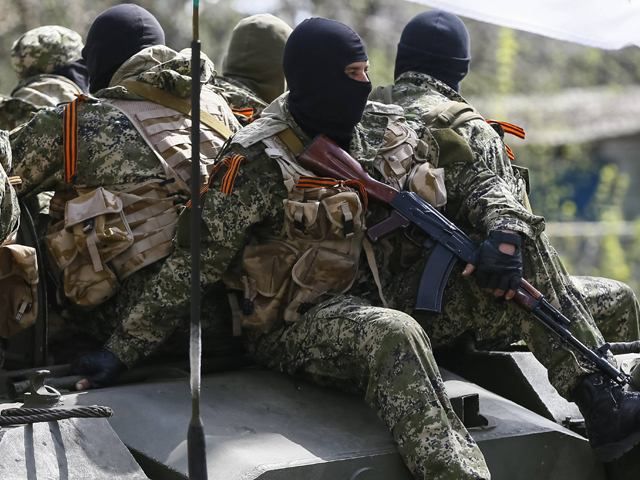 Терористи відступають, намагаються покинути окуповані території під виглядом біженців, — РНБО Терористи відступають, намагаються покинути окуповані території під виглядом біженців, — РНБО