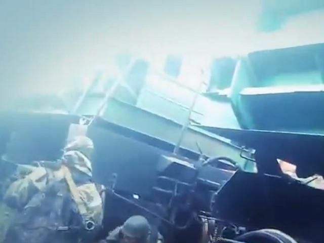 Бій за Іловайськ. Епізод, відзнятий бійцем (Відео) Бій за Іловайськ. Епізод, відзнятий бійцем (Відео)