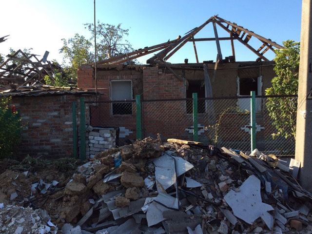 Сотні будинків на Донеччині не підлягають відбудові (Фото) Сотні будинків на Донеччині не підлягають відбудові (Фото)